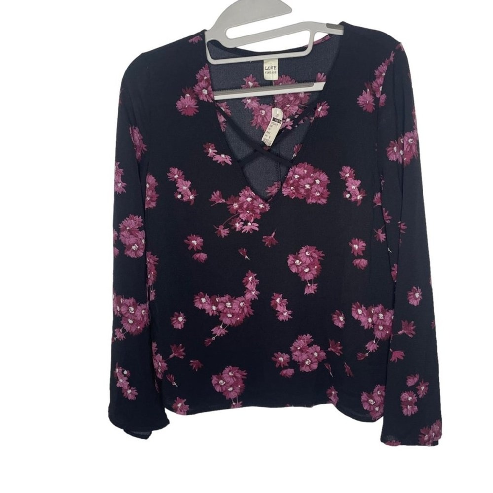 Love Vintage Black Floral Long Sleeve V-Neck Strappy Blouse LVT11116-M Small